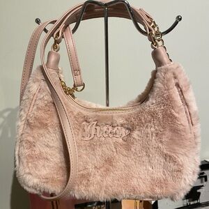 Juicy Couture Faux Fur Semi Charmed Coho Crossbody Bag 🩷